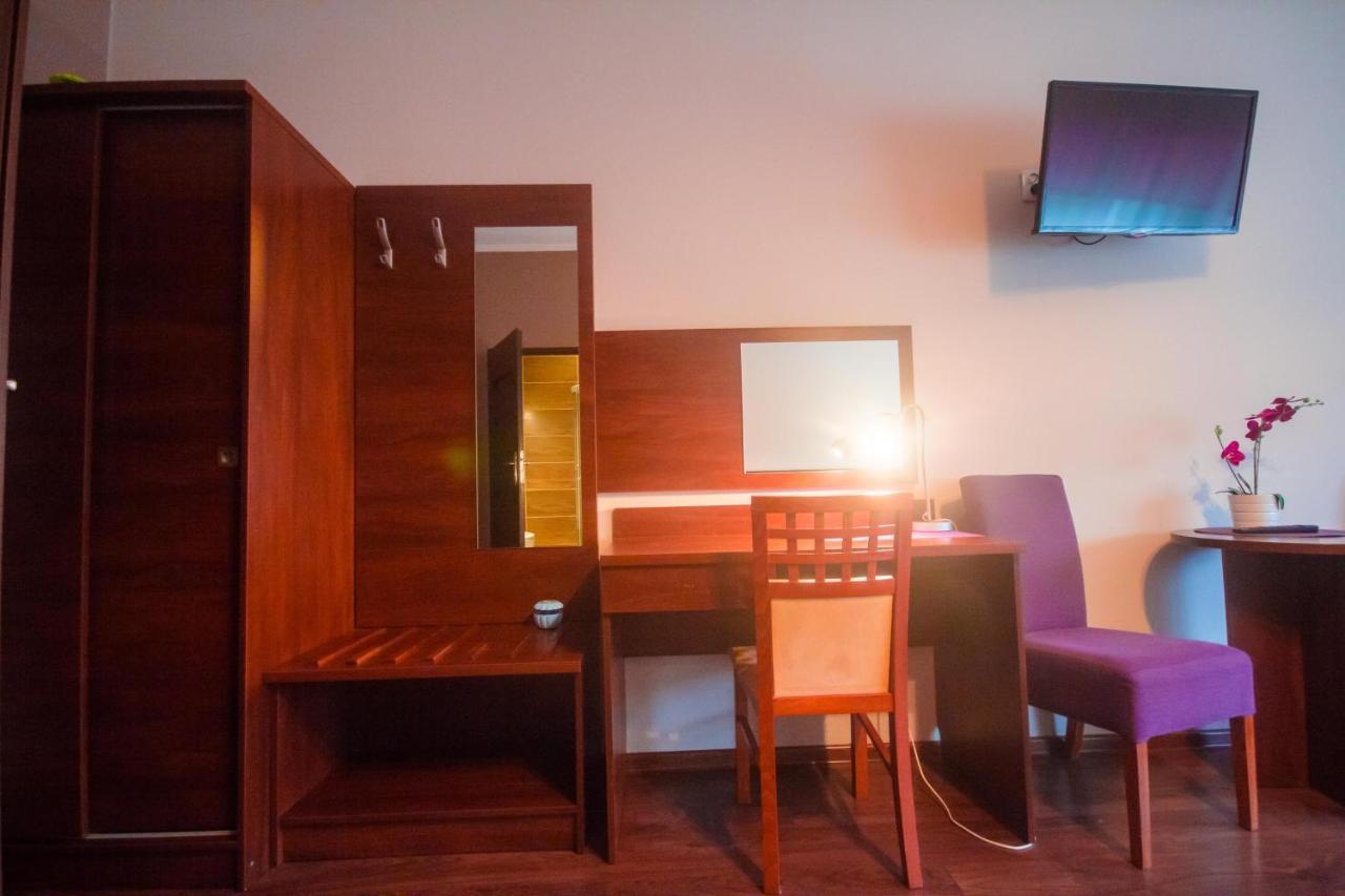 Hostel Soleil Kutno Esterno foto